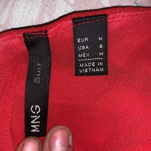 I am selling a Size Medium MNG Suit on shoulder dress - Picture 5 of 5